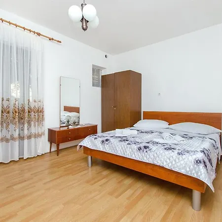And Stjepan Apartmán *